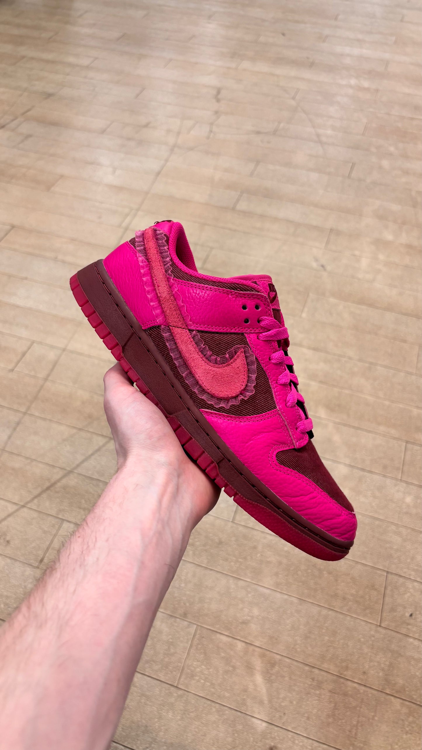 Nike Dunk Low Valentines Day W (Used)