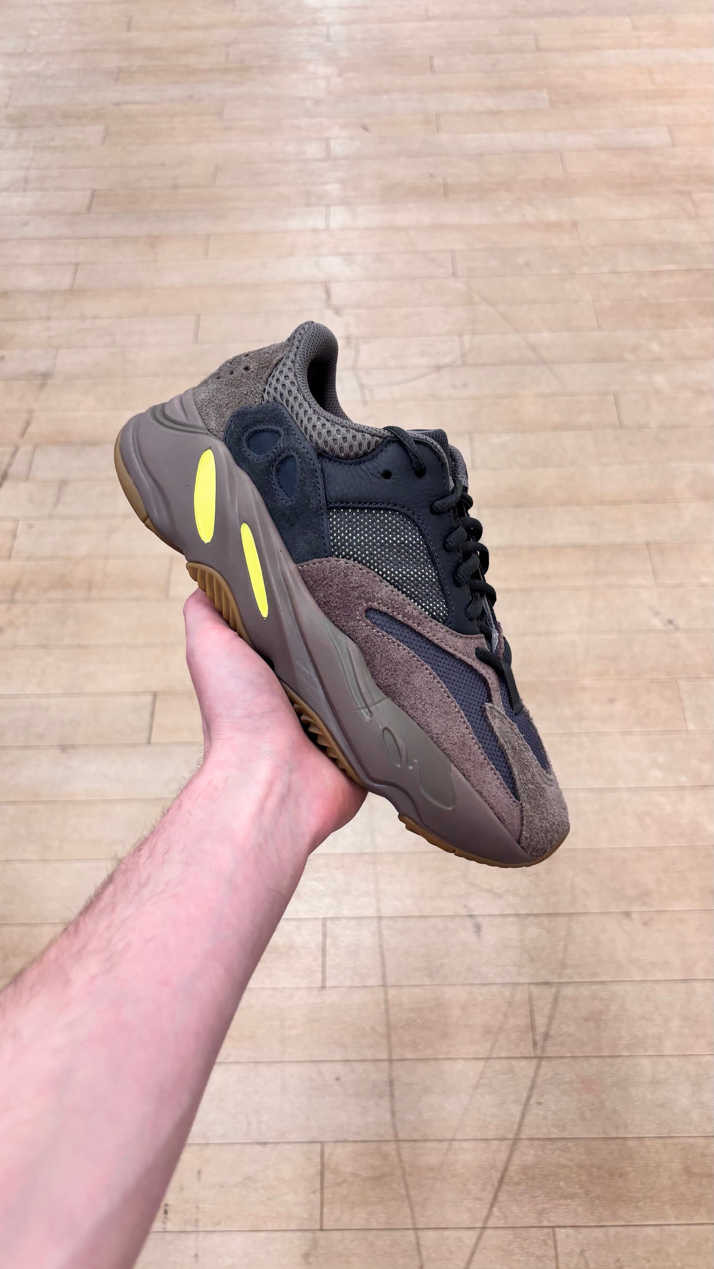 Yeezy 700 Mauve (Used)