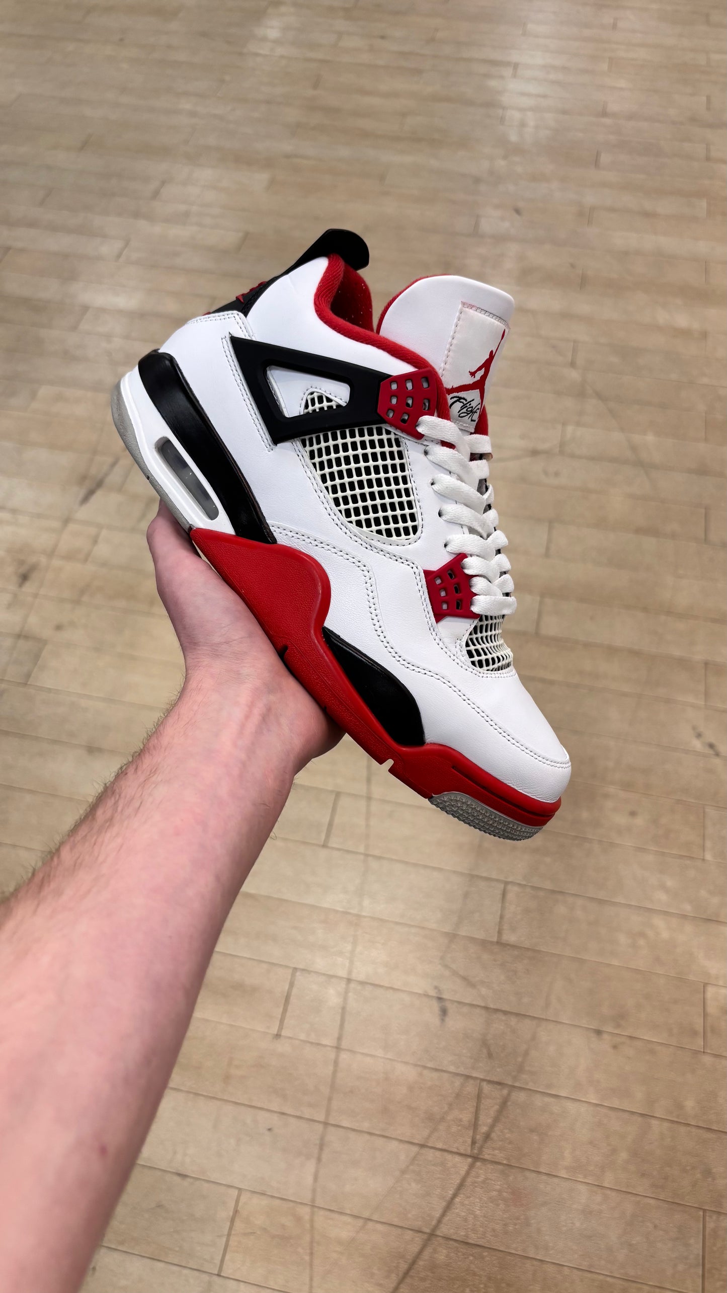 Jordan 4 Fire Red (Used)