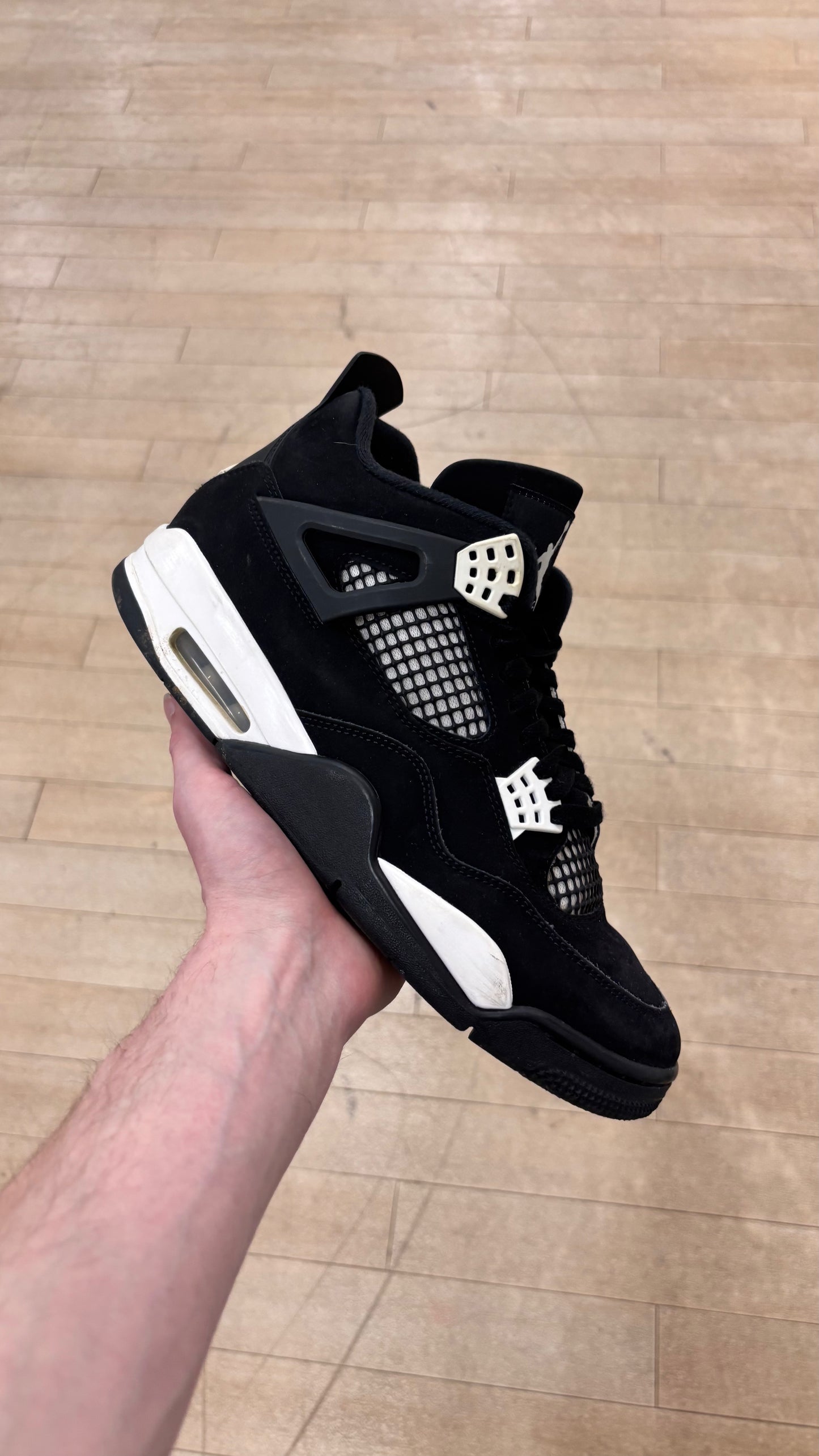 Jordan 4 White Thunder (Used)