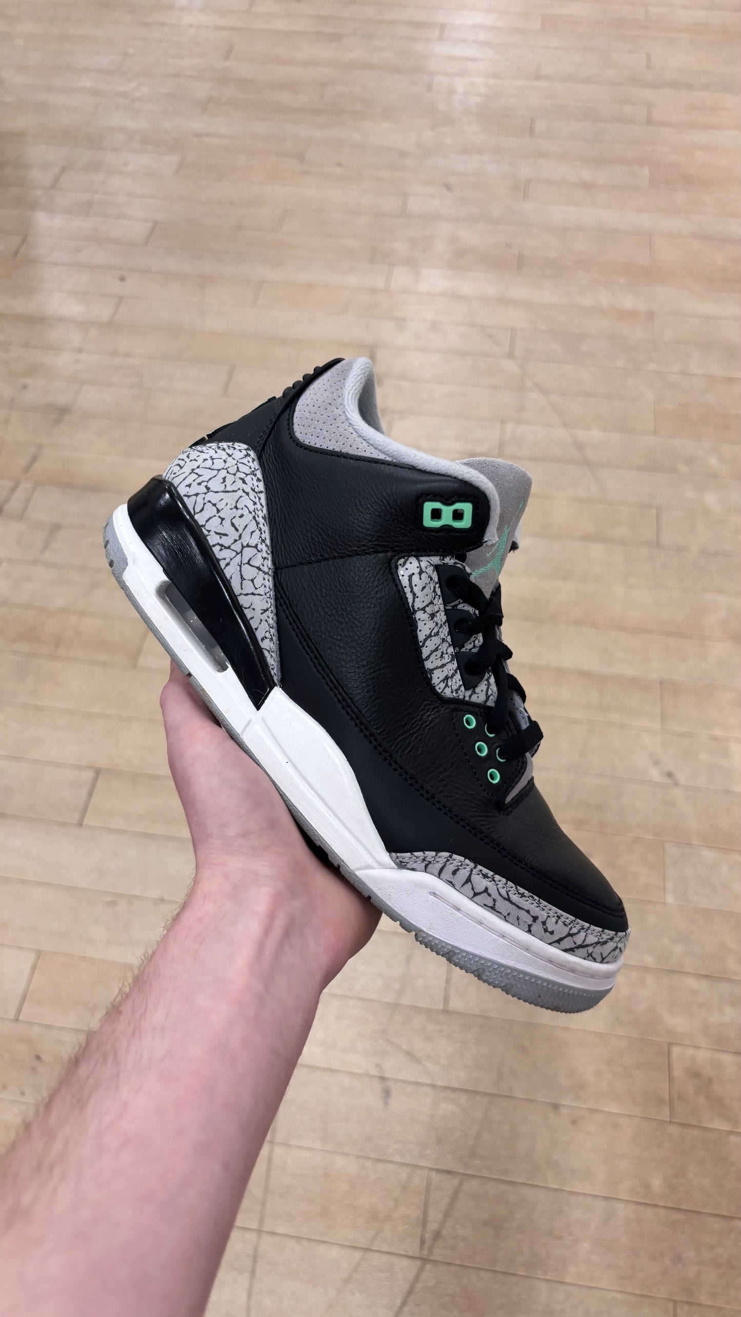 Jordan 3 Green Glow (Used)