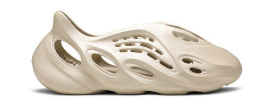 Yeezy Foam RNNR Sand (Used)