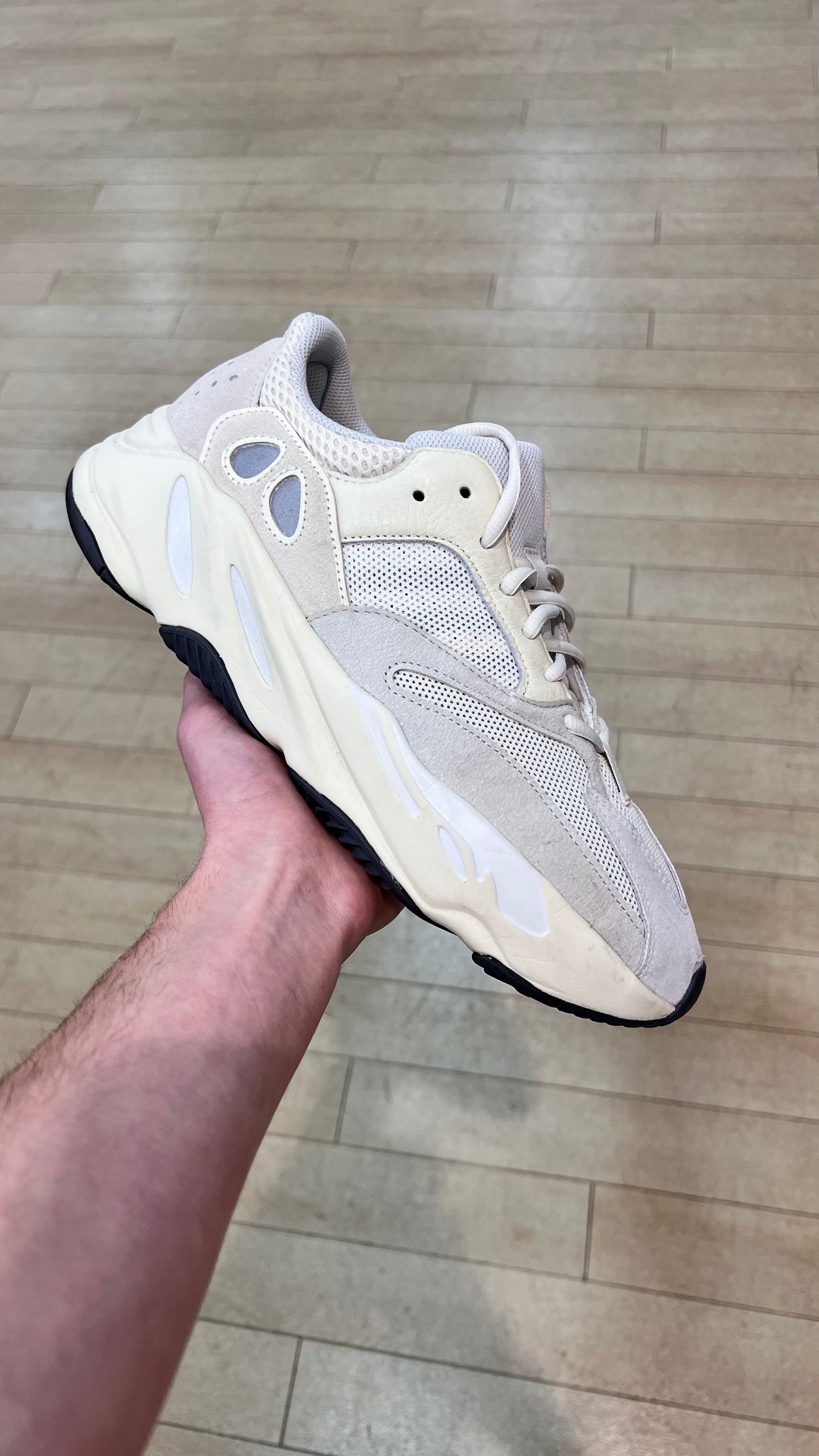 Yeezy 700 Analog (Used)