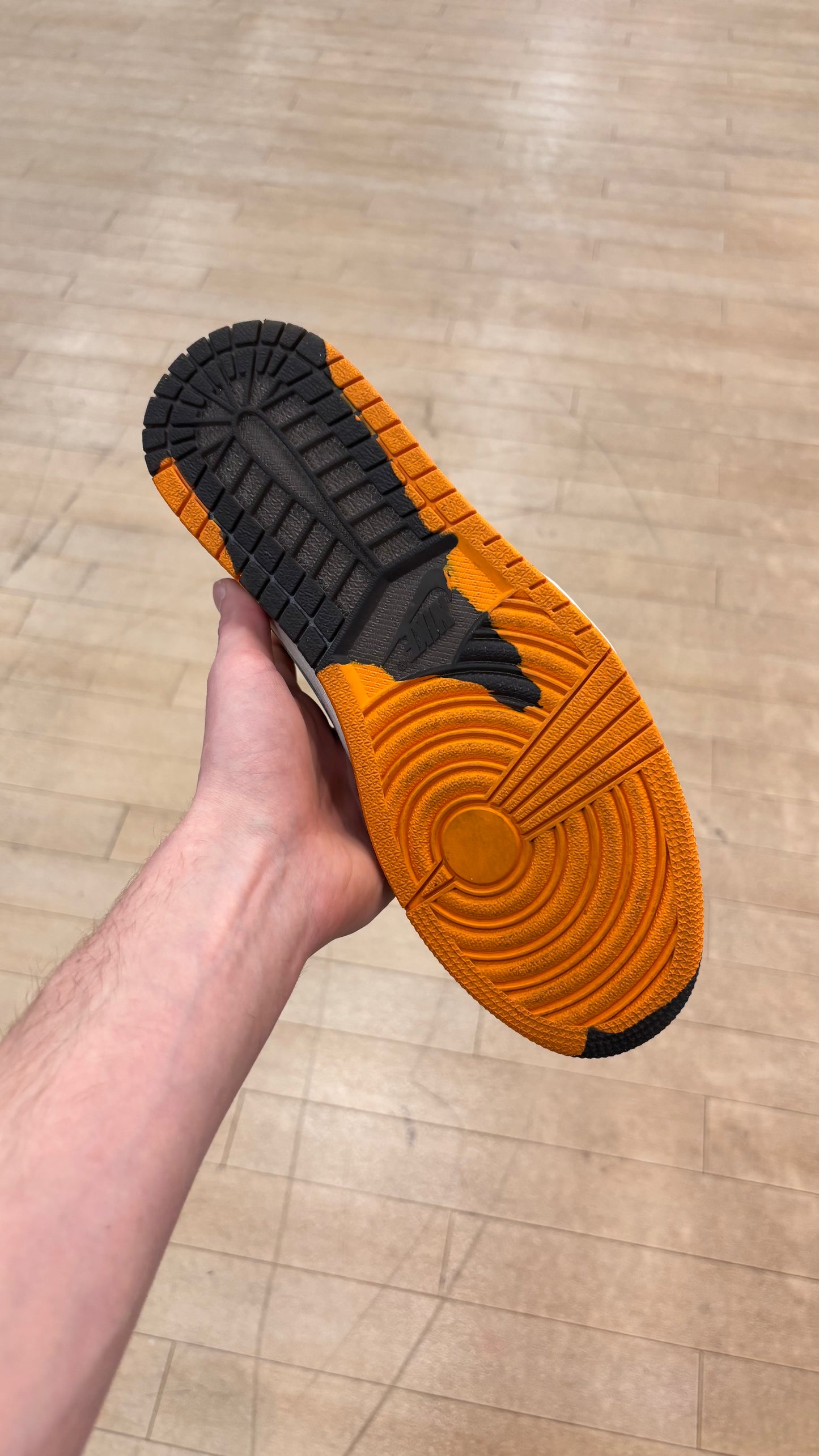 Jordan 1 High Gore-Tex Light Curry (Used)