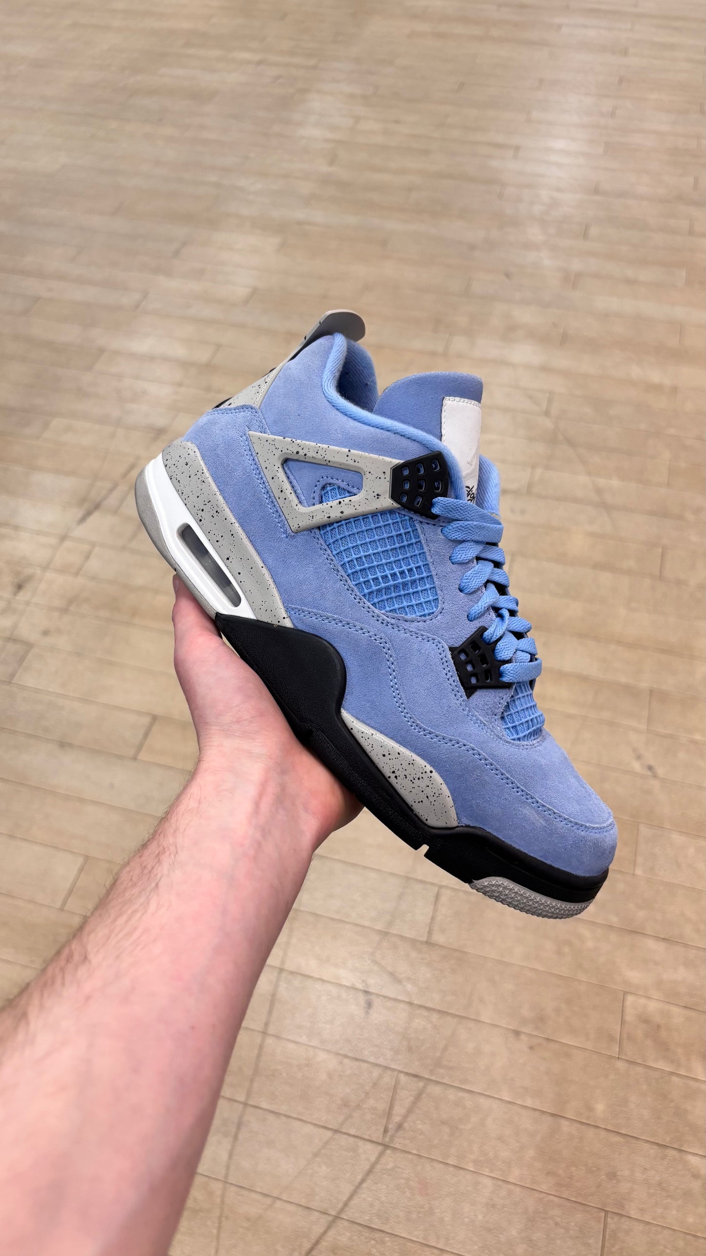 Jordan 4 UNC (Used)