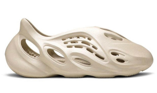 Yeezy Sand Foam RNNR (Used)