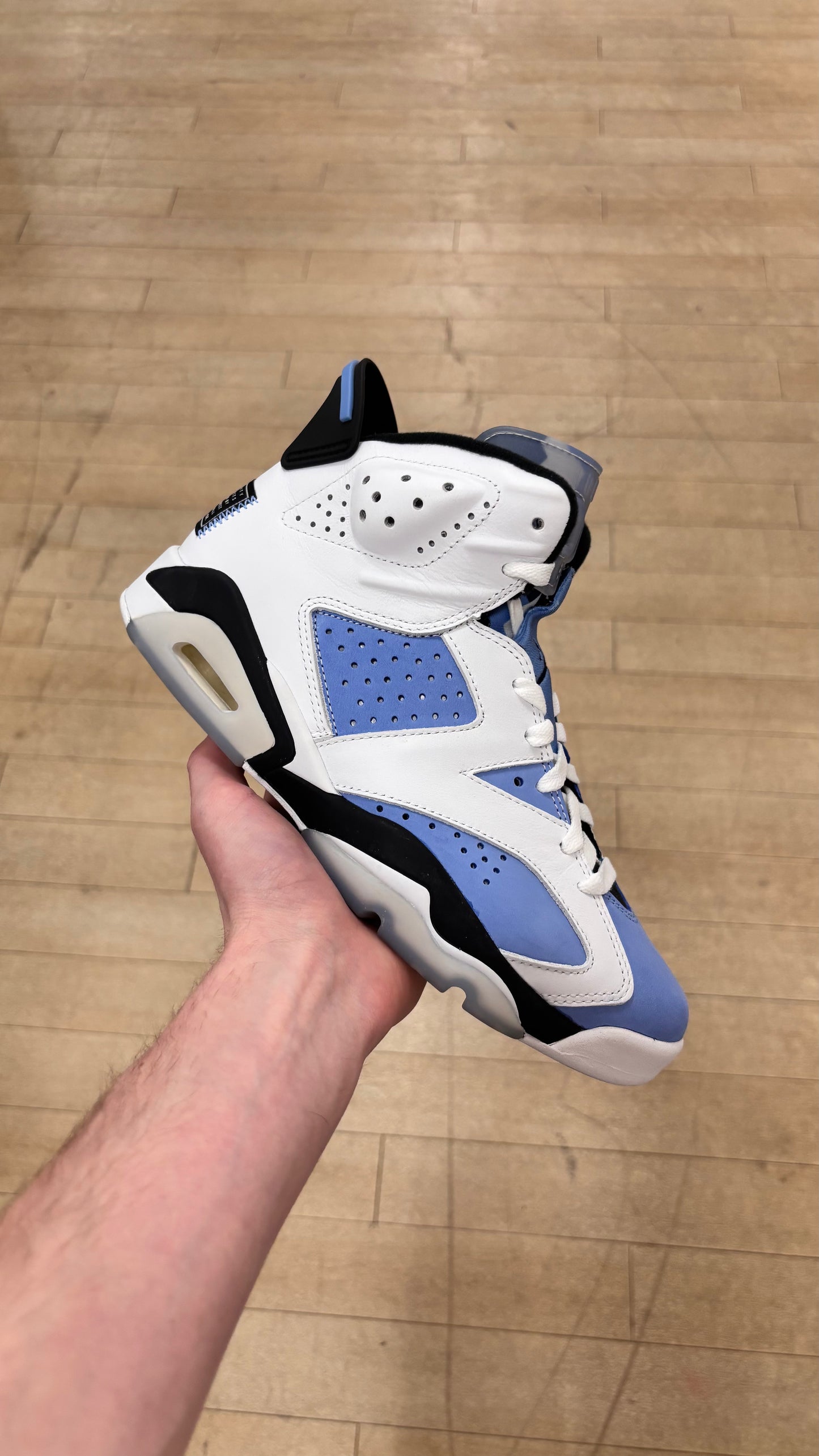 Jordan 6 UNC (Used)