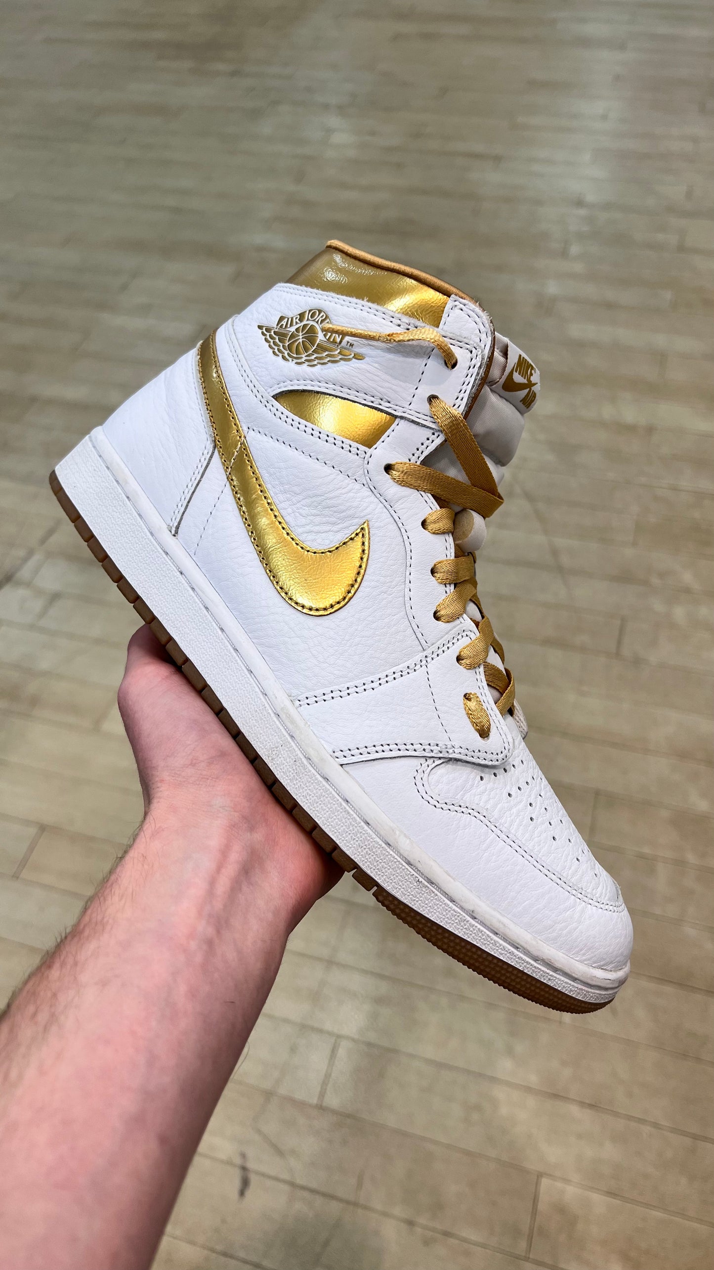 Jordan 1 High Metallic Gold W (Used)