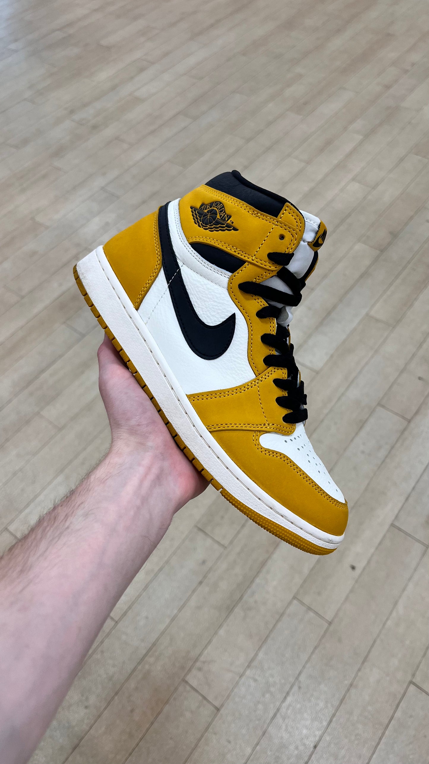 Jordan 1 High Yellow Ochre (Used)