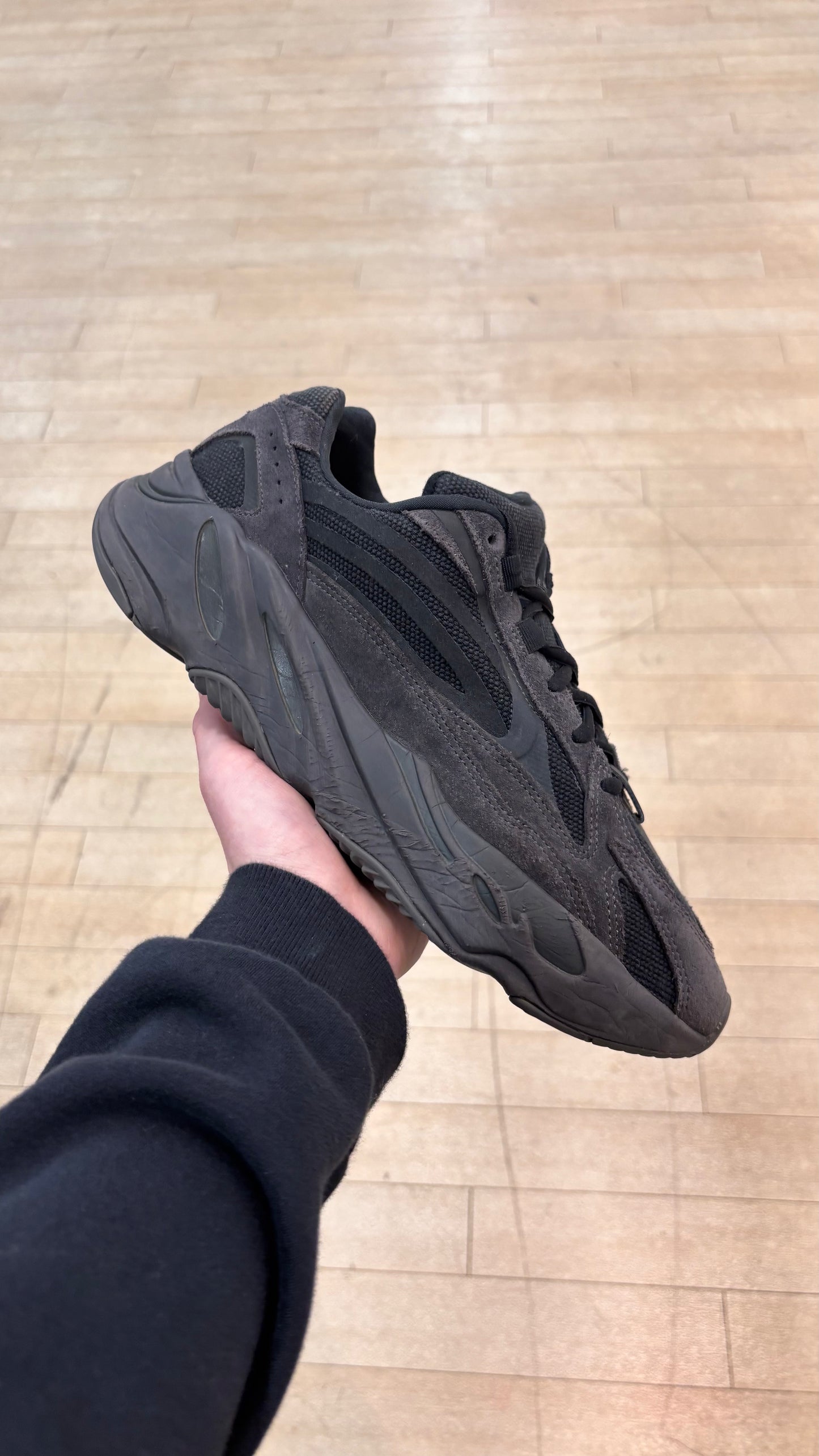 Yeezy 700 V2 Vanta (Used)
