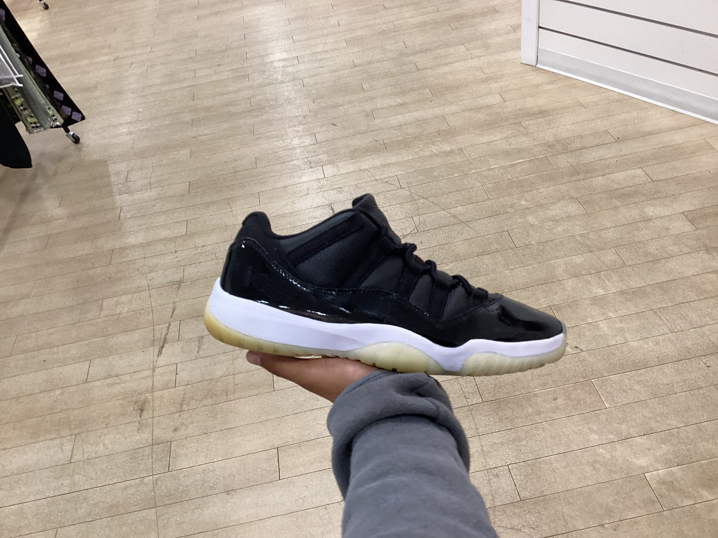 Jordan 11 Low 72-10 (Used)