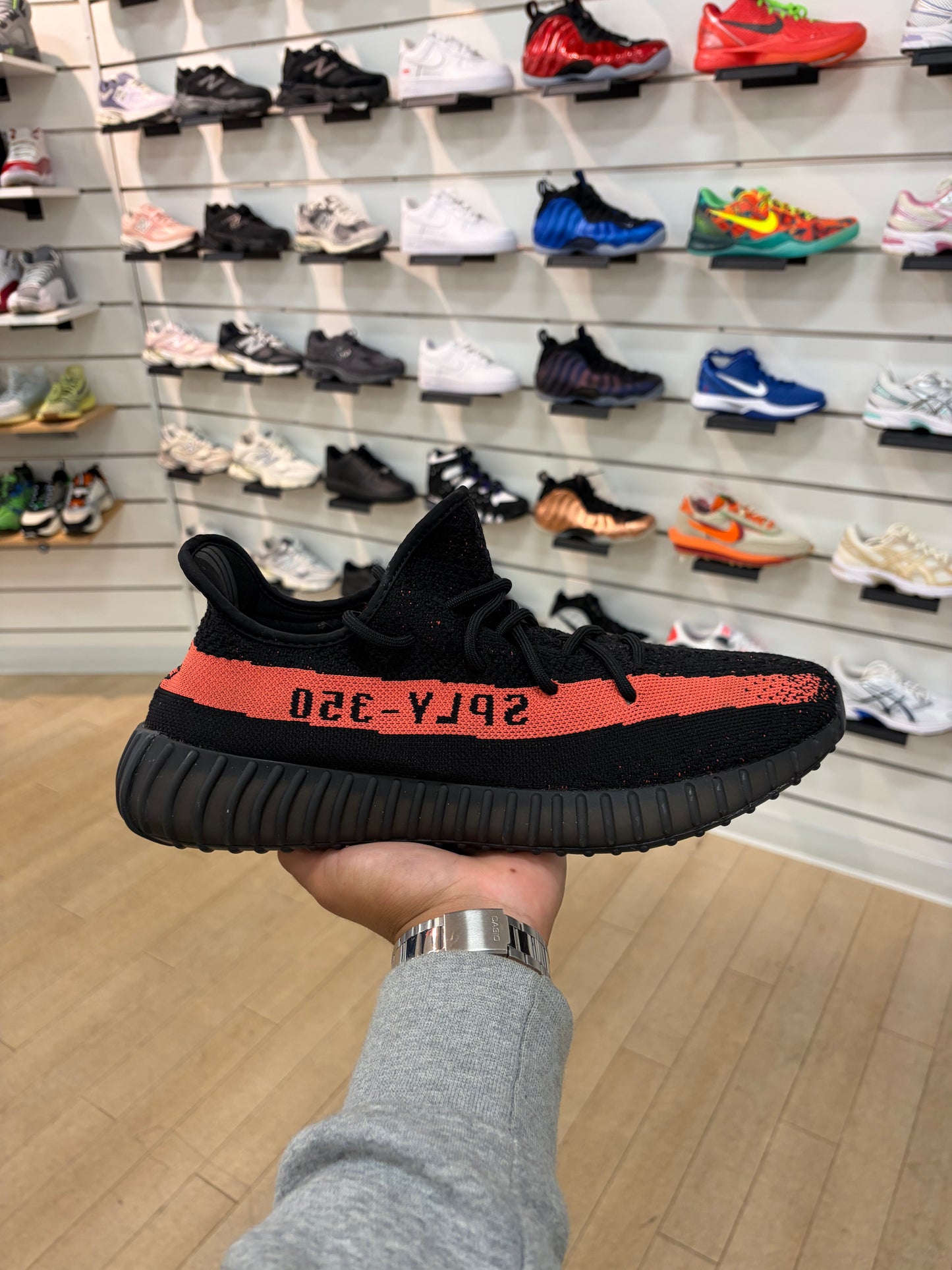 Yeezy Boost 350 V2 Red (Used)