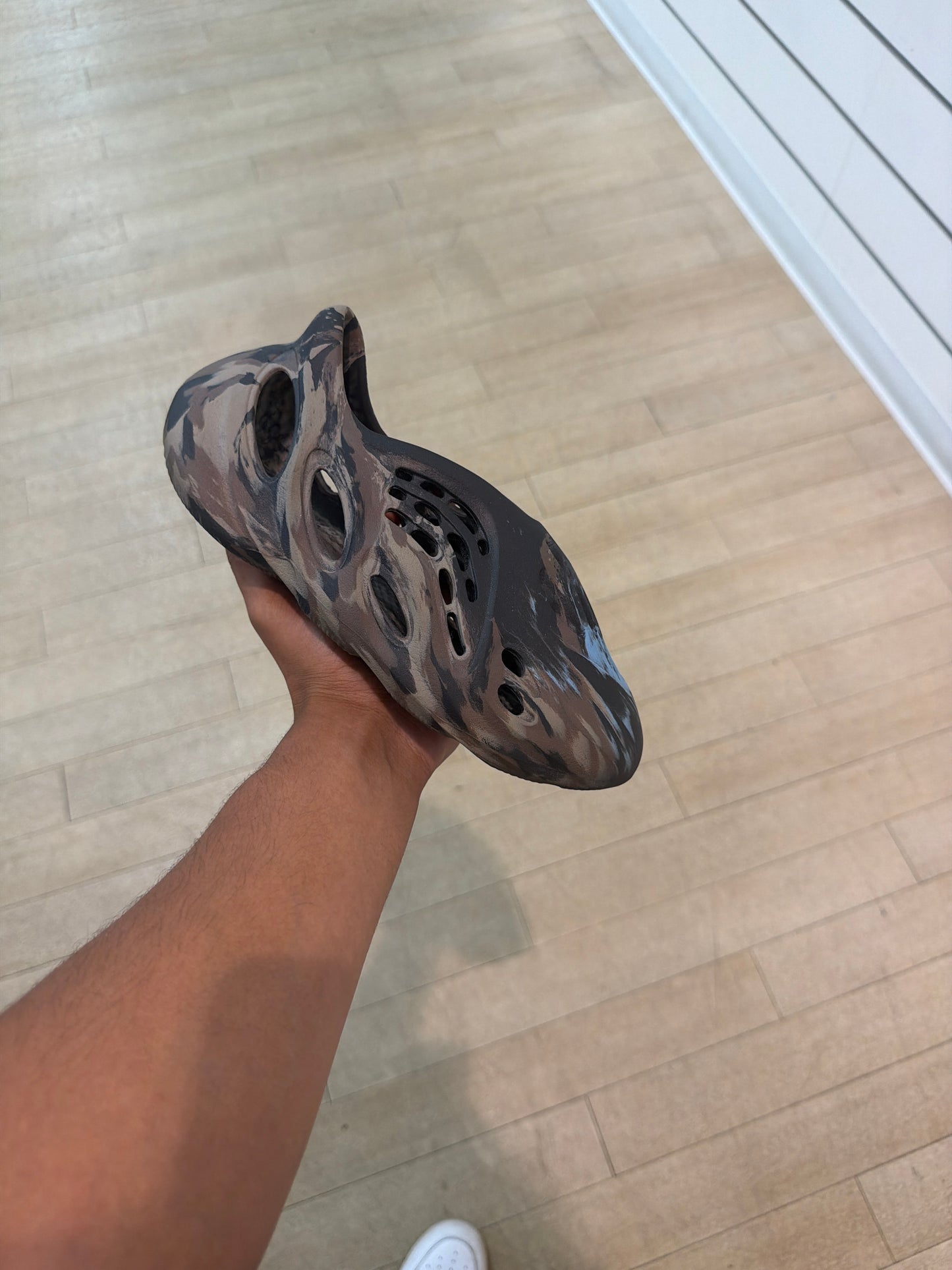 Yeezy Foam RNNR MX Cinder (Used)